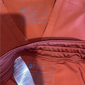 alburn figs ate xxs petite joggers and xxs top